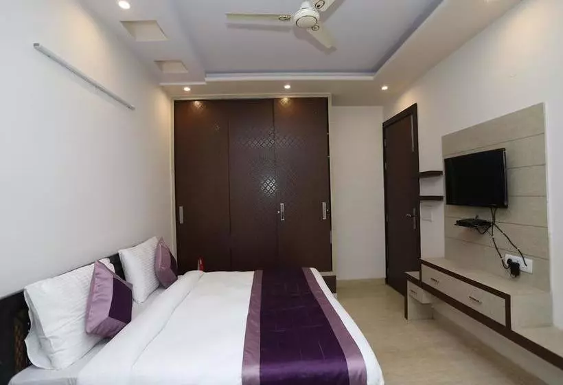 Oyo 10960 Hotel Royal India