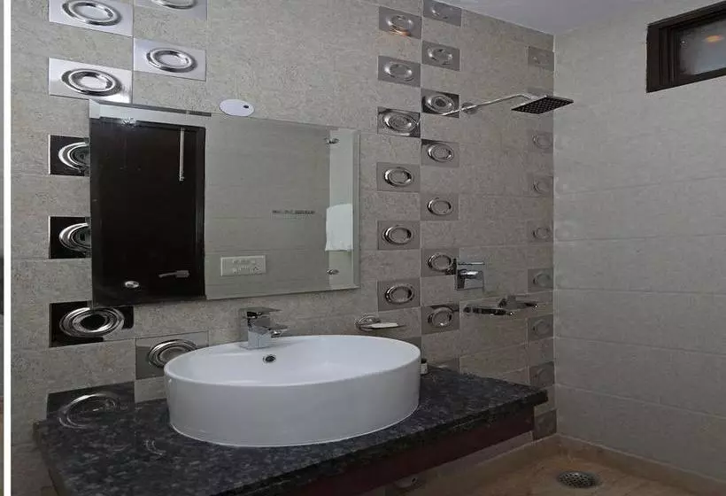 Oyo 10960 Hotel Royal India