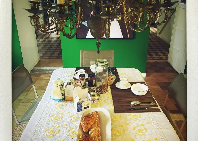 Majatalo La Maison De Chaalis