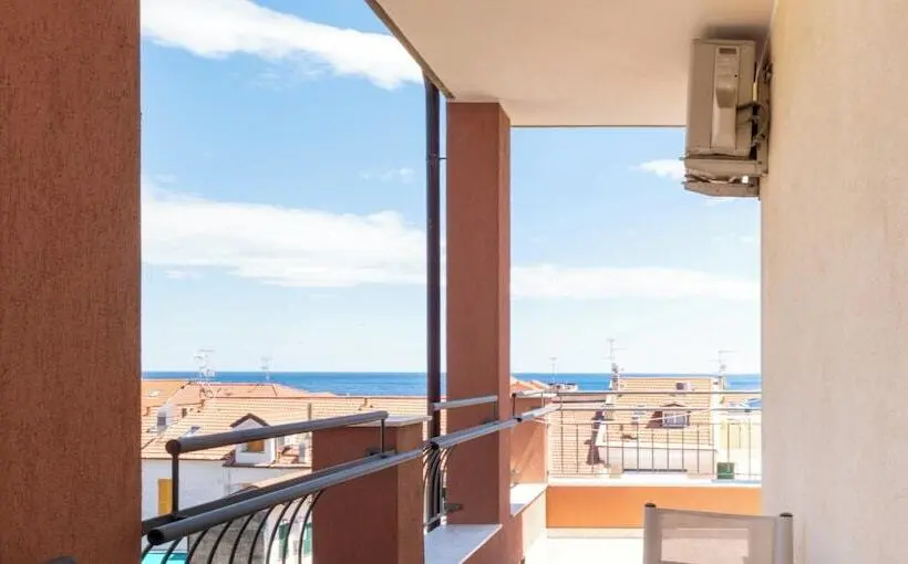 ホテル Hotiday Room Collection   Alassio Centro