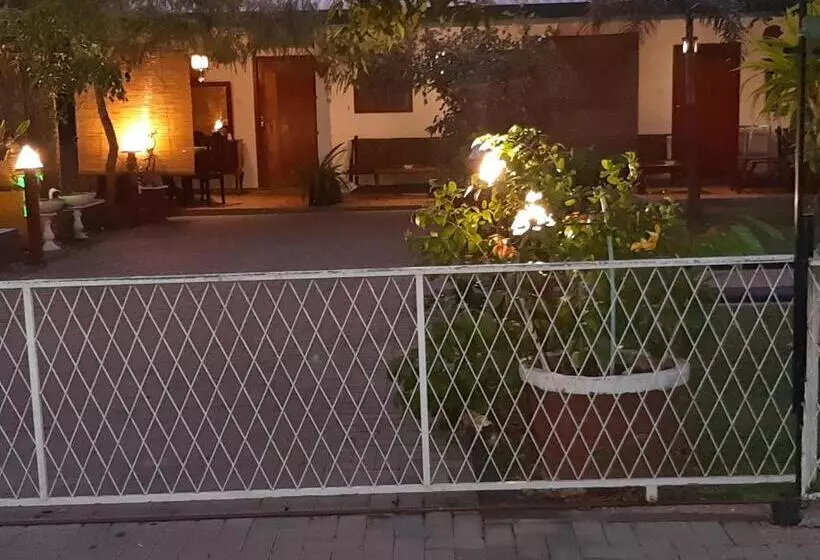 تختخواب و صبحانه Villa 67