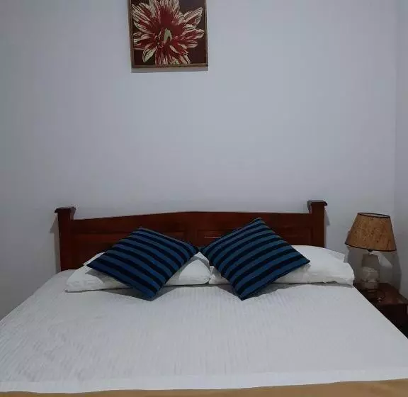 تختخواب و صبحانه Villa 67