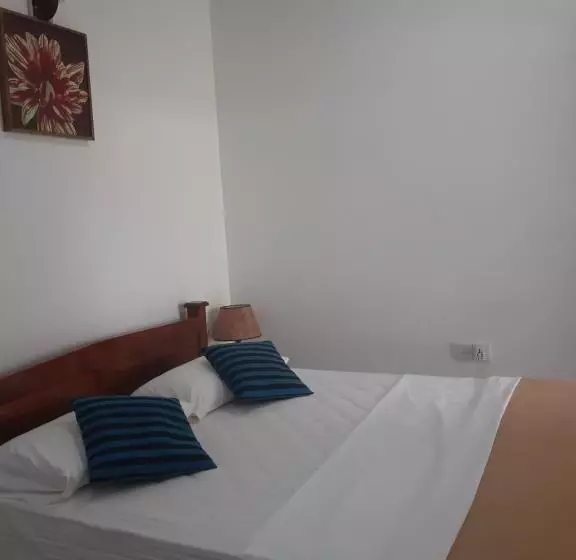 تختخواب و صبحانه Villa 67