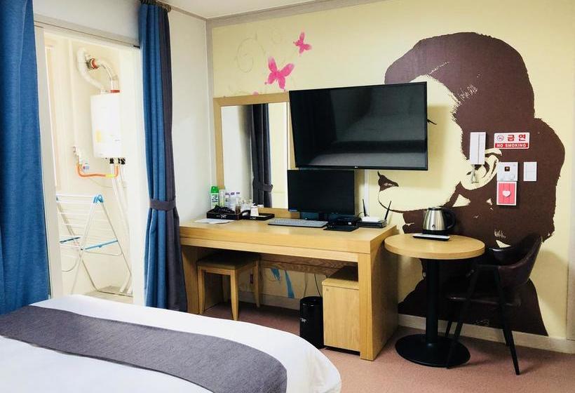 Hotell Joy Near Camp Humphres