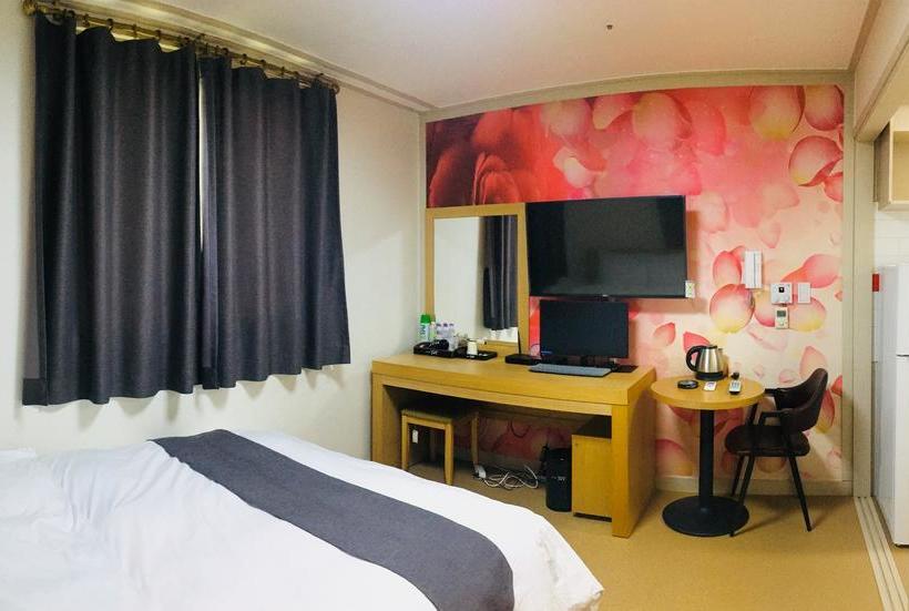 Hotell Joy Near Camp Humphres