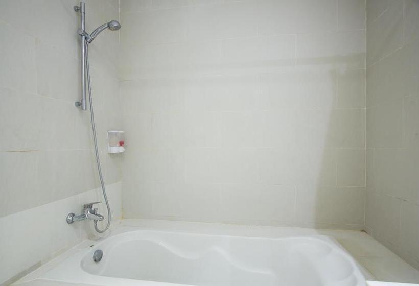 Отель Soraya Apartment Seminyak