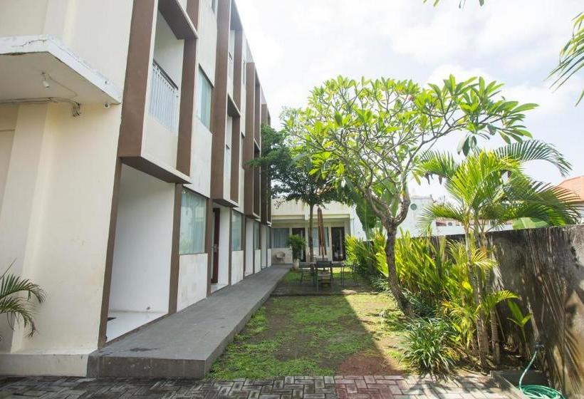 Отель Soraya Apartment Seminyak