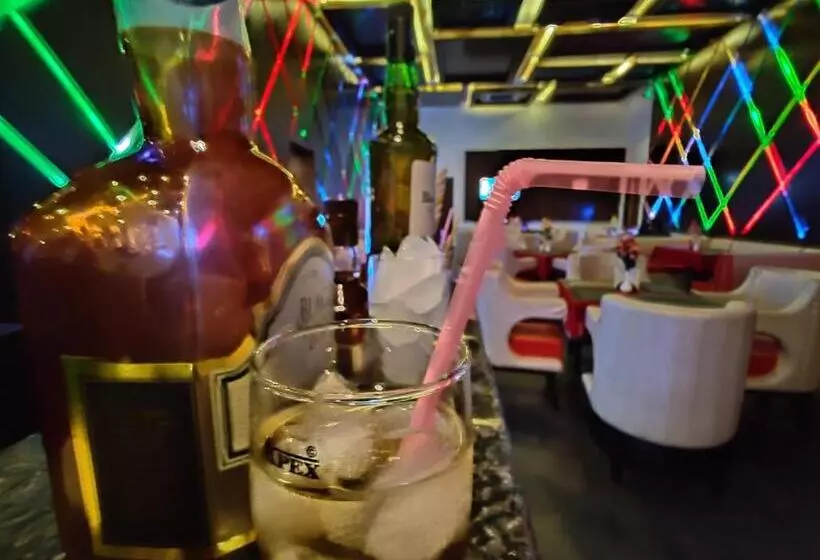 ホテル Suktara International