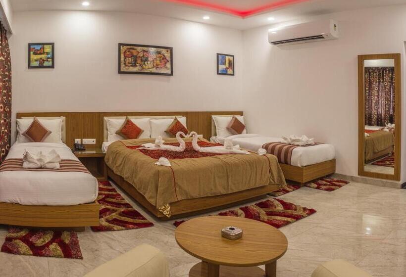 בית מלון כפרי Suktara International