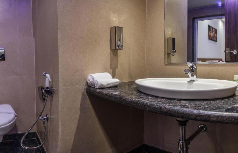 בית מלון כפרי Suktara International