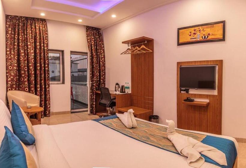 בית מלון כפרי Suktara International