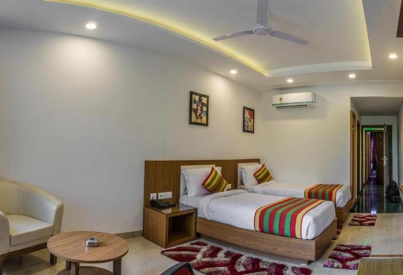 בית מלון כפרי Suktara International