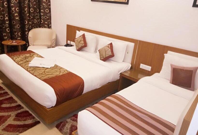 בית מלון כפרי Suktara International