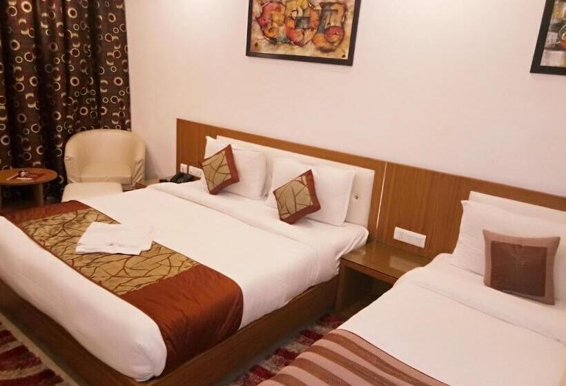 בית מלון כפרי Suktara International