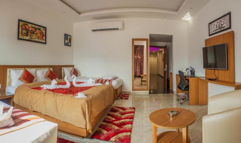 בית מלון כפרי Suktara International