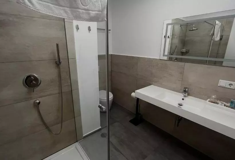 هتل Vitalounge Sports & Spa