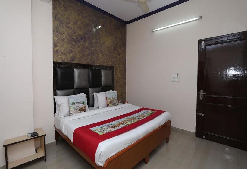 Oyo 10347 Hotel Deepak