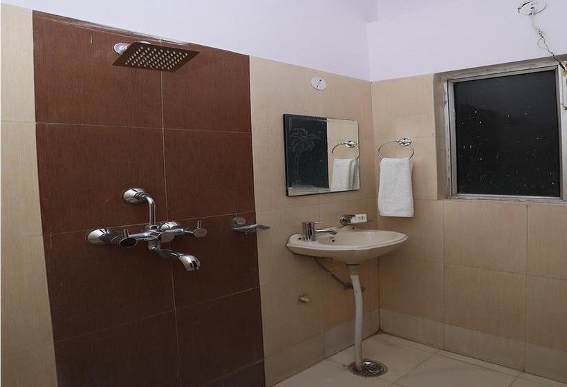 Oyo 10347 Hotel Deepak