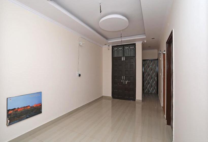 Oyo 10347 Hotel Deepak