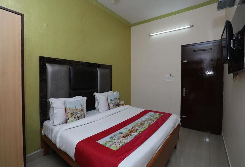 Oyo 10347 Hotel Deepak