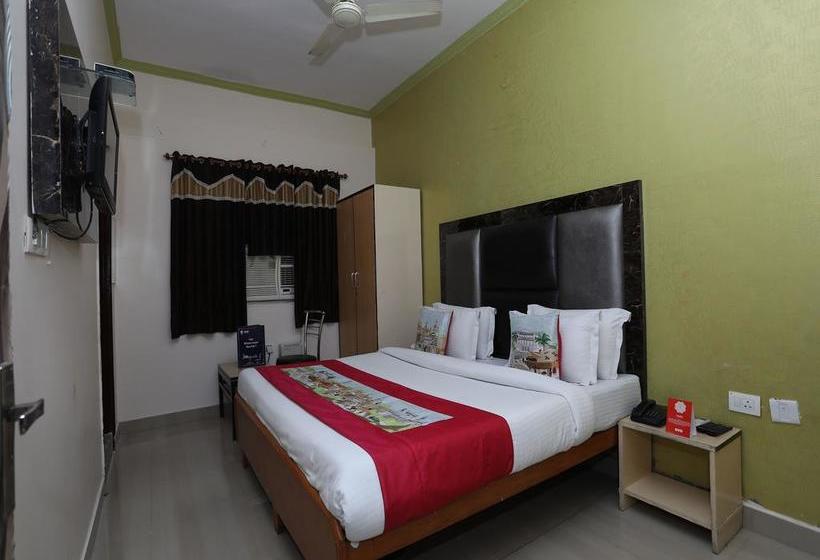 Oyo 10347 Hotel Deepak
