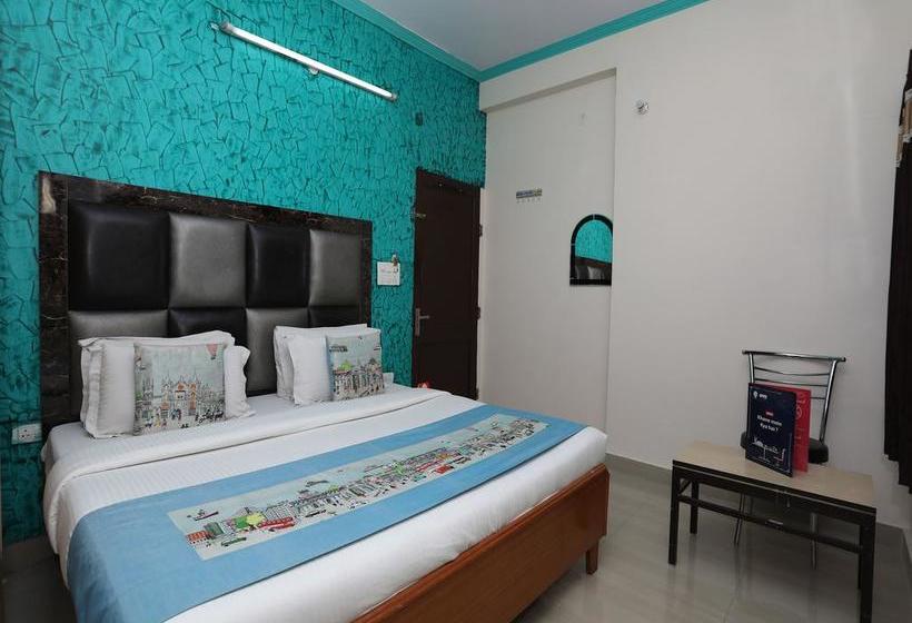 Oyo 10347 Hotel Deepak