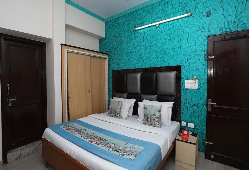 Oyo 10347 Hotel Deepak