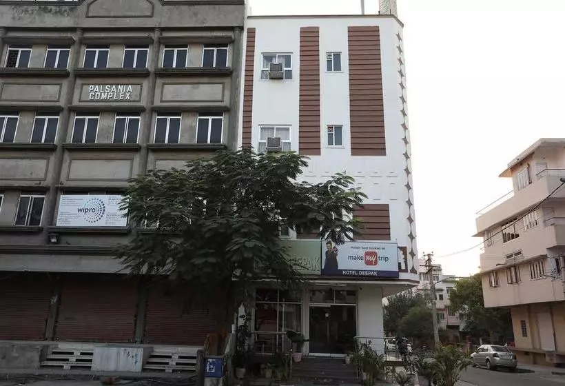 Oyo 10347 Hotel Deepak