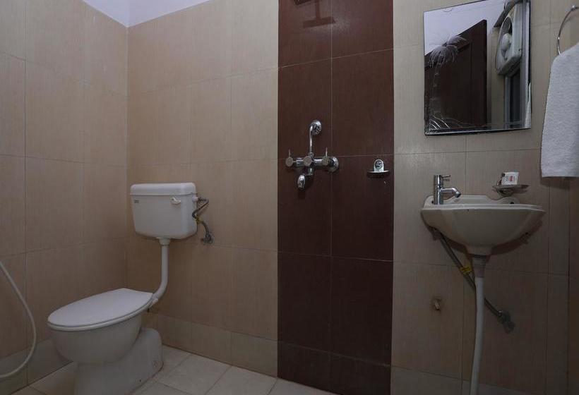 Oyo 10347 Hotel Deepak