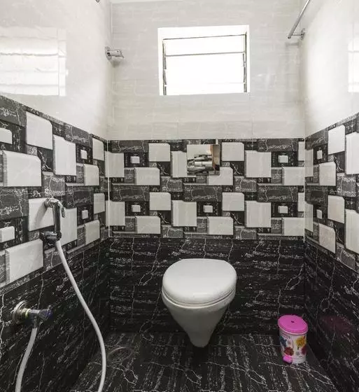 Oyo 9544 Hotel Crown Residency