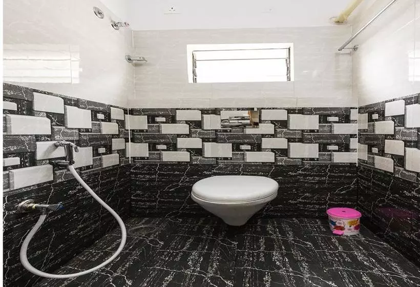 Oyo 9544 Hotel Crown Residency
