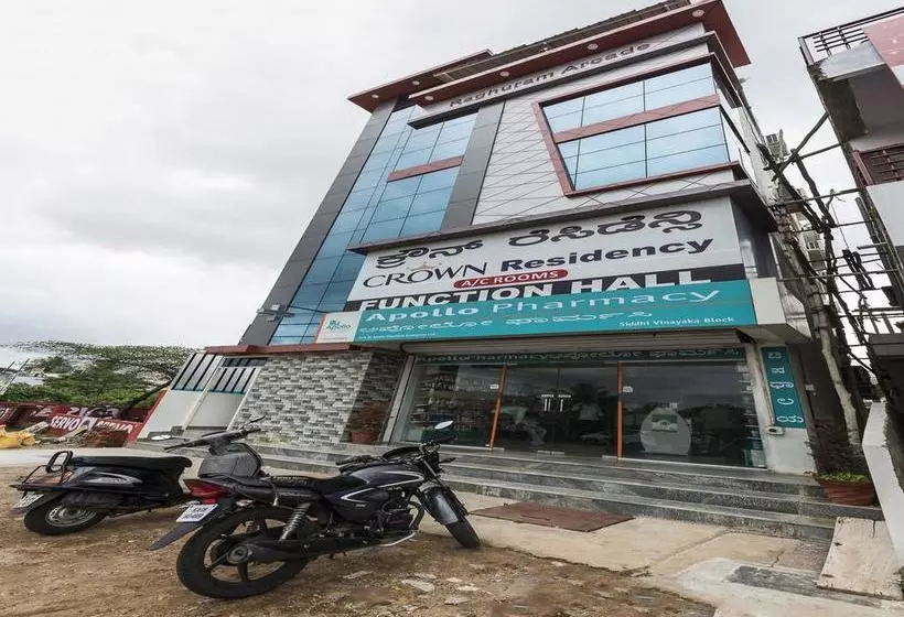Oyo 9544 Hotel Crown Residency