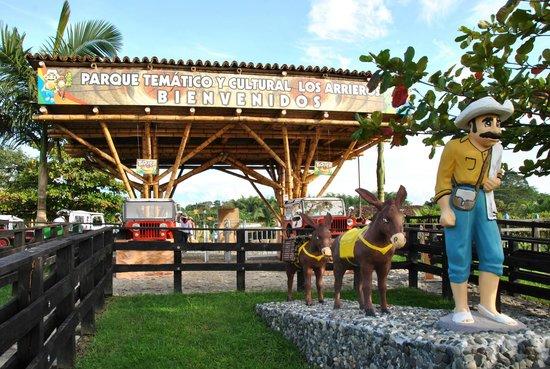 هاستل Aparthotel 2km Parque Del Café Bookutrip