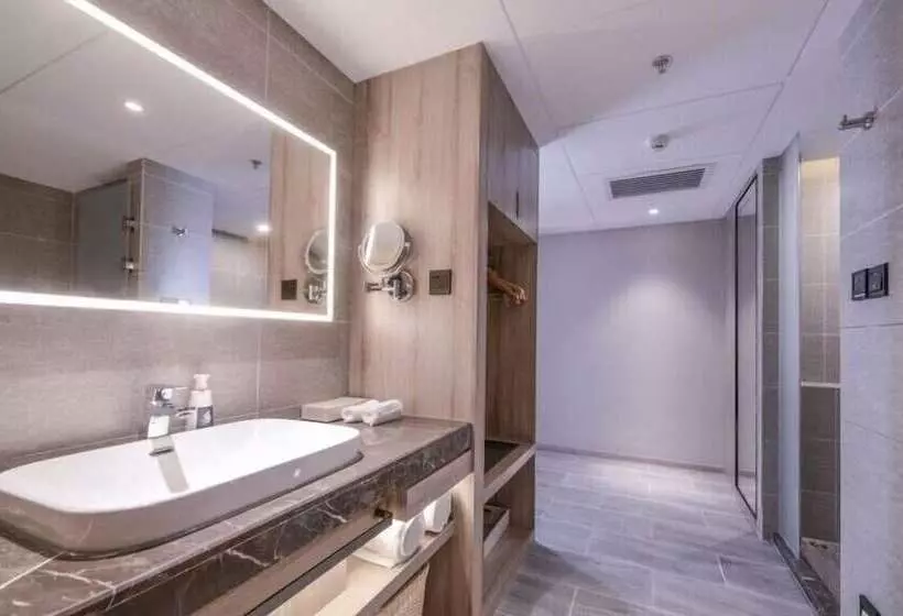 Atour Hotel Yantai South Station Yingchun Street