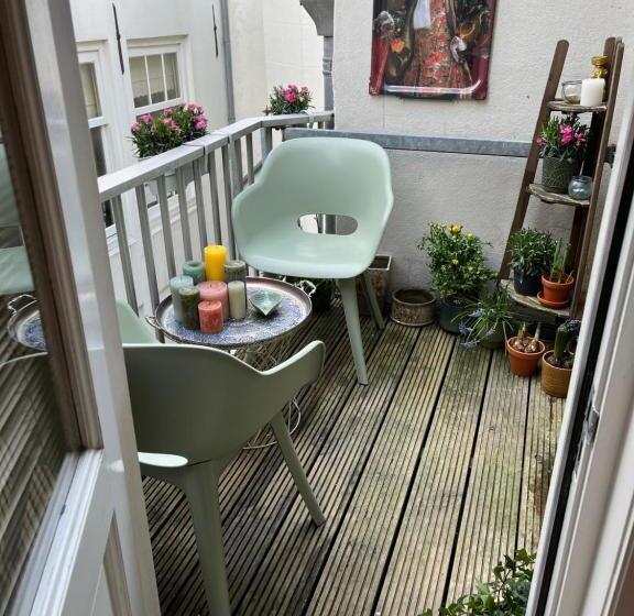 ベッドアンドブレックファースト Attic Monkeys Lodge