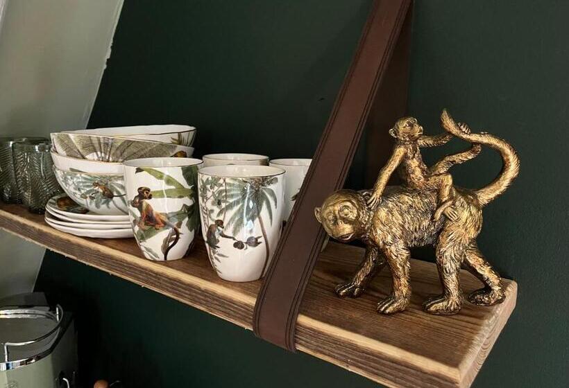 ベッドアンドブレックファースト Attic Monkeys Lodge