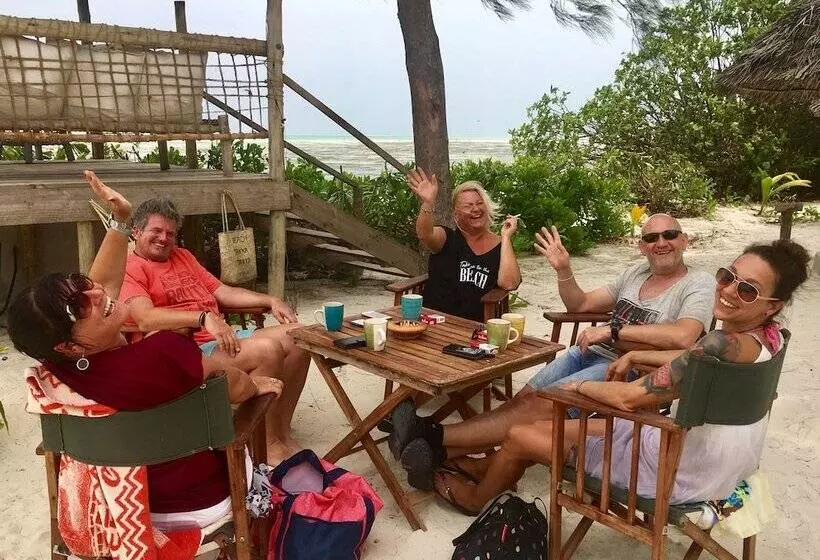 Hotelli Driftwood Beach Lodge