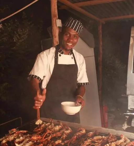 Hotelli Driftwood Beach Lodge