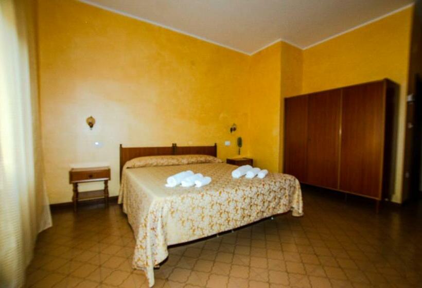 בית מלון כפרי Holiday