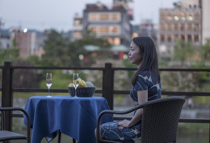 בית מלון כפרי Villa Pontocho Kyoto