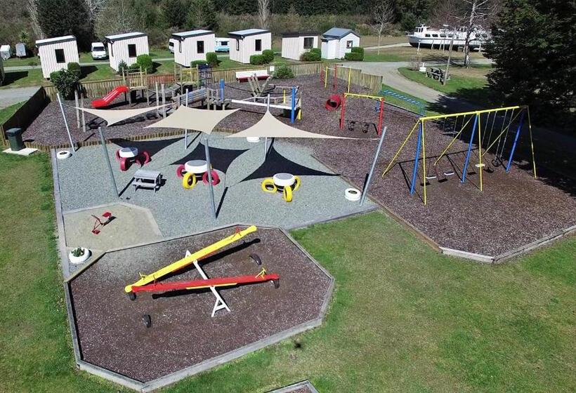 Marakura Deluxe Motel