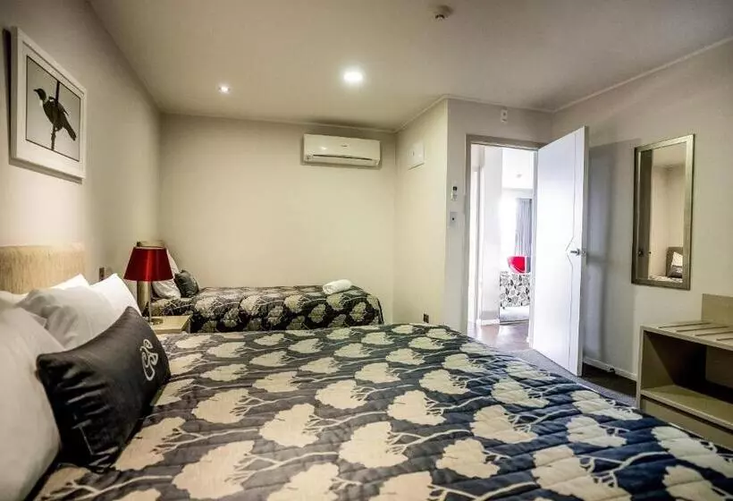 Marakura Deluxe Motel