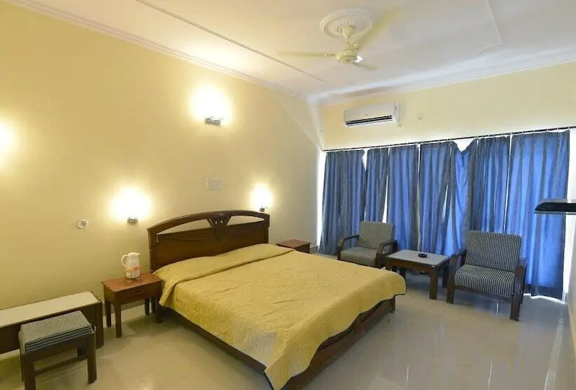 ホテル Shikra Tourist Resort