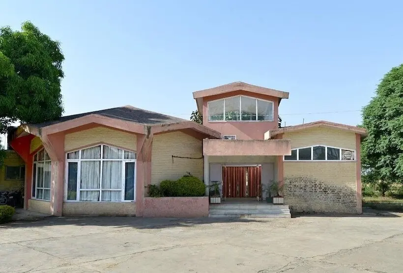 ホテル Shikra Tourist Resort