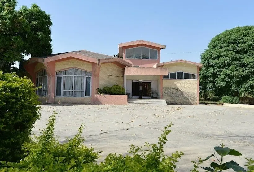 ホテル Shikra Tourist Resort