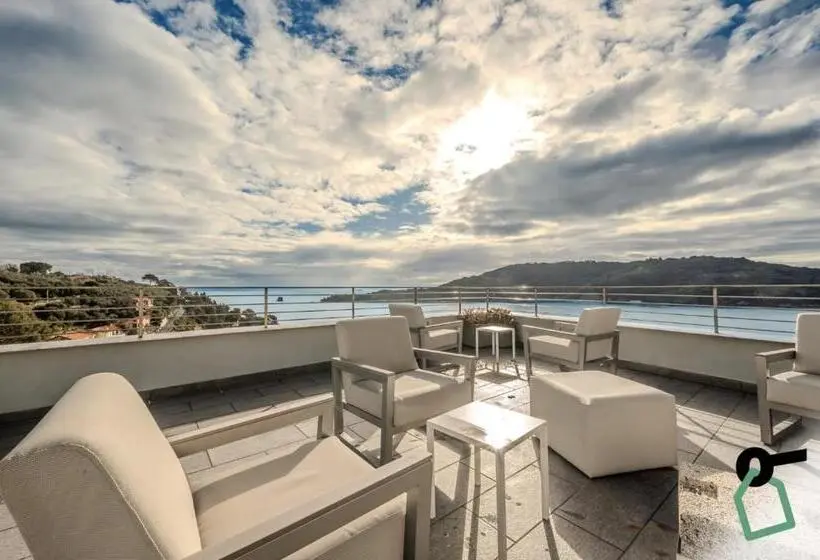 ホテル Hotiday Room Collection   Porto Venere