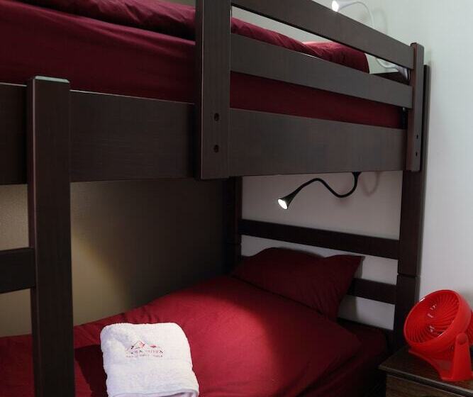 هاستل Casa Suiza