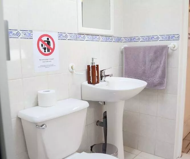 Retkeilymaja Casa Suiza