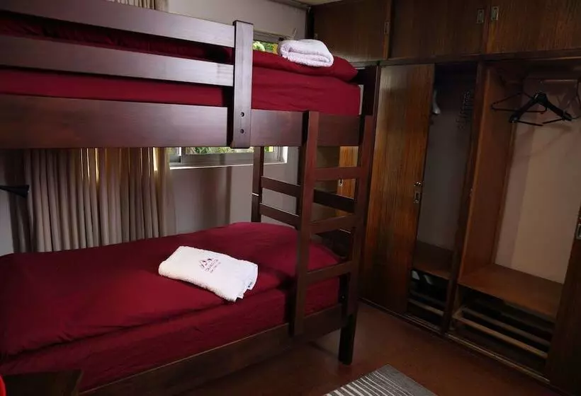 Retkeilymaja Casa Suiza