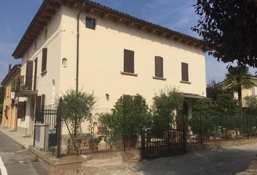 مبيت وإفطار Casa Nives